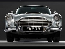 Aston Martin Race Car 007 James Bond Classic1 24Vintage12Custom Built18Model picture