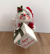 Annalee Santa Mouse with Present 1994 picture
