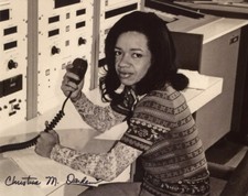 CHRISTINE DARDEN SIGNED 8x10 PHOTO AERONAUTICAL ENGINEER NASA RARE BECKETT BAS picture