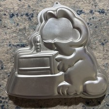 Wilton Garfield Character Cake Pan Mold 2105-2447 Aluminum Vintage EUC picture