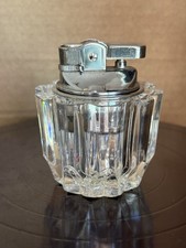 Vintage Gorgeous, Sophisticated Table Lighter  ￼ Spectacular picture