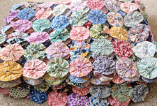 Antique VTG Yo-Yo Quilt 1930s Open-Construction Corner Cutouts Twin 65