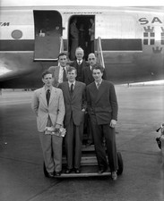 British athletes Heathrow Airport before leaving Oslo compete - 1951 Old Photo picture