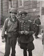US Captain Poses With German General after Surrender 1945 WW2 Re-Print 4x6 picture